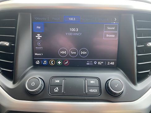 Used 2023 GMC Acadia SLE w/ Driver Convenience Package image 24