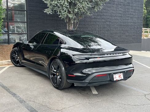 Used 2021 Porsche Taycan image 17