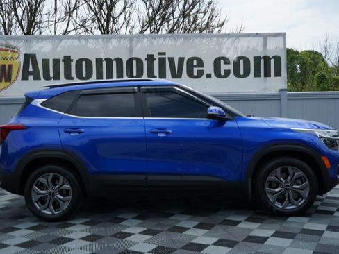 Used 2024 Kia Seltos S AWD/4WD image 4