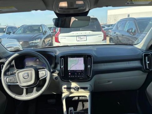 Used 2023 Volvo XC40 B5 Plus w/ Driver Assist Package image 5