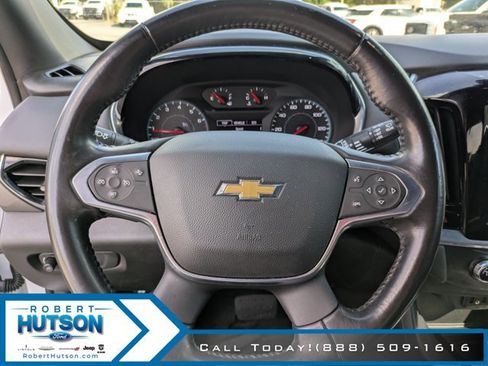 Used 2022 Chevrolet Traverse LT image 19