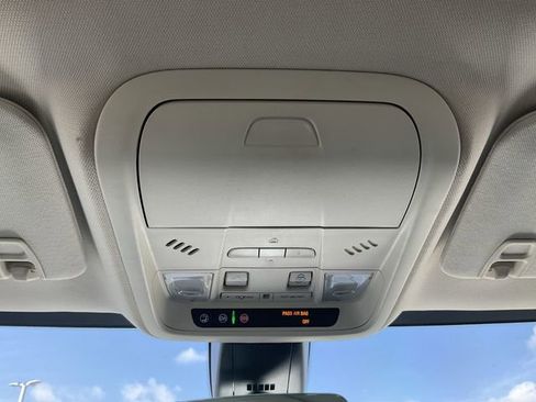 Used 2019 Cadillac XT5 Premium Luxury w/ LPO, Black Ice Package AWD/4WD image 17