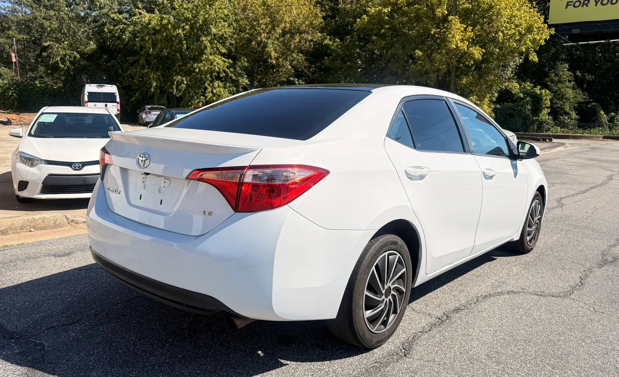 Used 2017 Toyota Corolla LE FWD image 4