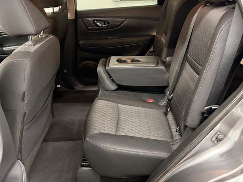 Used 2018 Nissan Rogue SV image 28