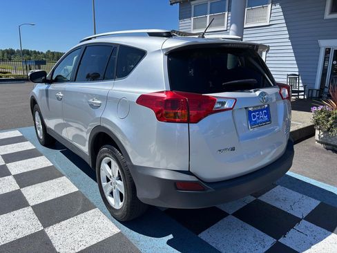Used 2013 Toyota RAV4 XLE AWD/4WD image 3