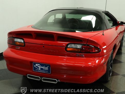 Used 2002 Chevrolet Camaro Z28 w/ SS Performance/Appearance Pkg RWD image 10