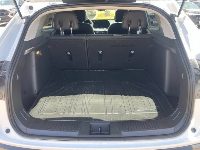 Used 2025 Chevrolet Trax LT FWD image 27