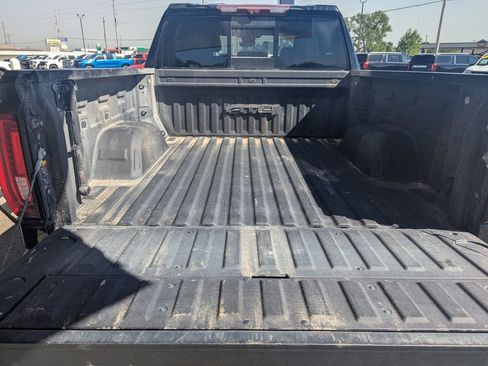 Used 2024 GMC Sierra 1500 AT4 w/ Technology Package AWD/4WD image 11