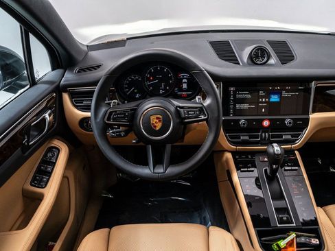 New 2026 Porsche Macan image 14