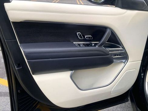 Used 2023 Land Rover Range Rover Long Wheelbase Autobiography image 21