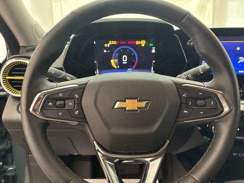 Used 2026 Chevrolet Trax LT w/ Driver Confidence Package FWD image 14