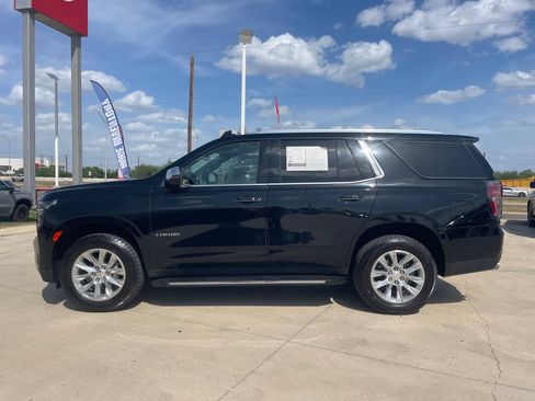 Used 2024 Chevrolet Tahoe Premier RWD image 2