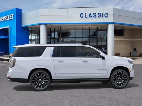 New 2026 Chevrolet Suburban High Country AWD/4WD image 5