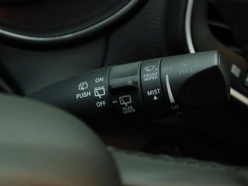 Used 2019 Jeep Cherokee Latitude Plus FWD image 14
