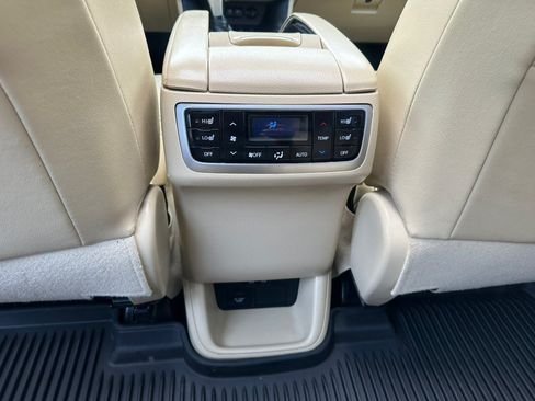 Used 2018 Toyota Highlander Limited Platinum AWD/4WD image 27
