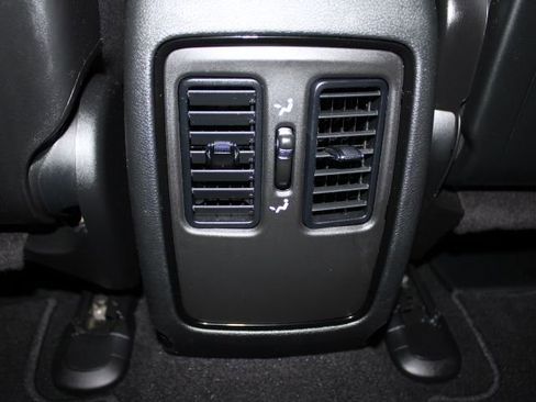 Used 2024 Dodge Durango SXT AWD/4WD image 23