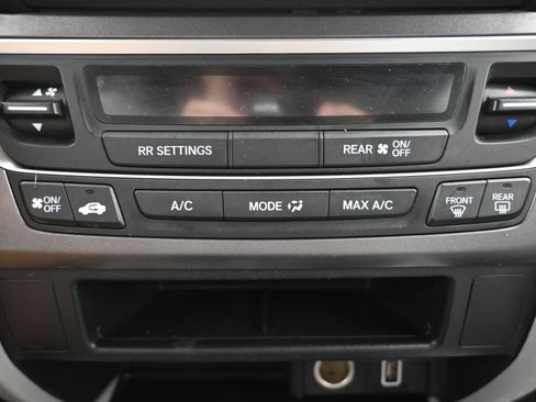 Used 2020 Honda Pilot LX image 17