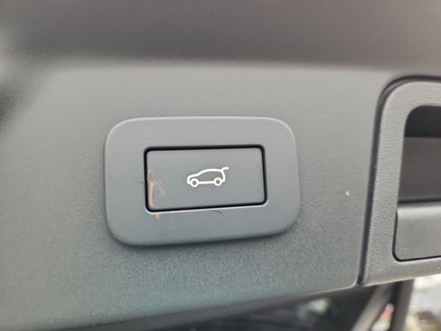 Used 2026 Land Rover Range Rover Velar Dynamic SE image 14