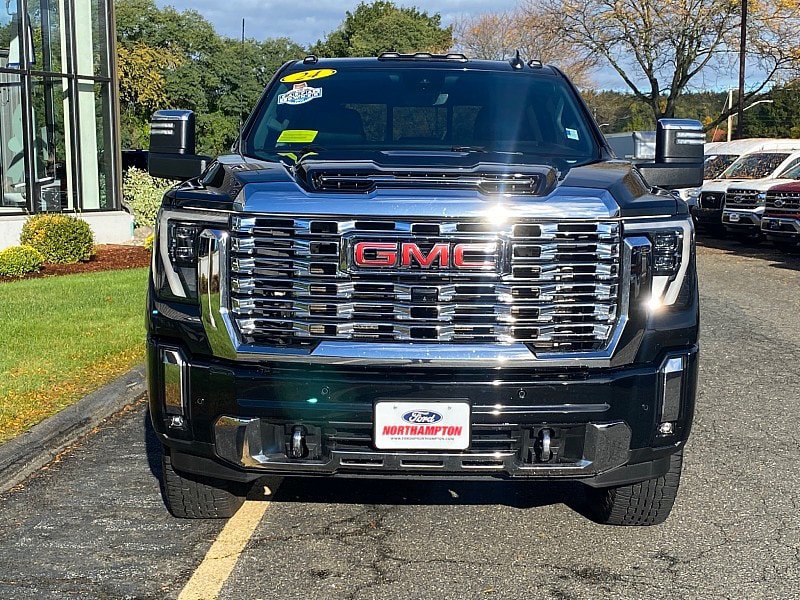 Used 2024 GMC Sierra 2500 Denali w/ Denali Reserve Package AWD/4WD image 2