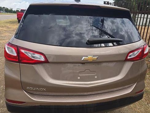 Used 2019 Chevrolet Equinox LS w/ LS Convenience Package FWD image 7
