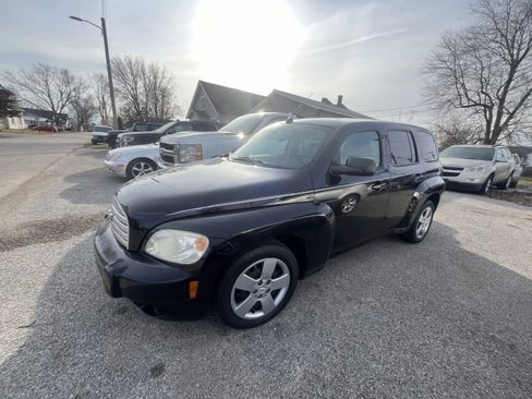 Used 2010 Chevrolet HHR LS image 2