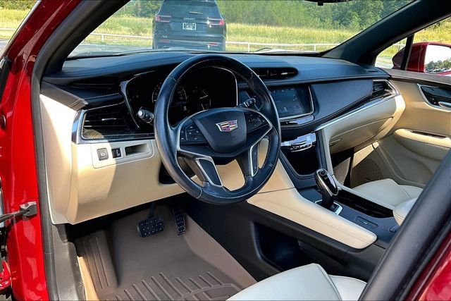 Used 2017 Cadillac XT5 FWD w/ LPO, Wheel Lock Package image 17
