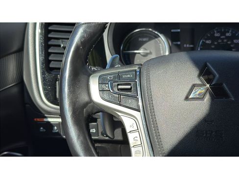 Used 2020 Mitsubishi Outlander SEL AWD/4WD image 27