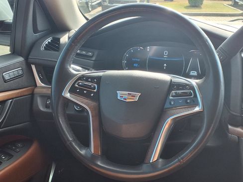 Used 2020 Cadillac Escalade Premium Luxury AWD/4WD image 22