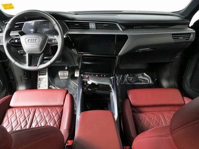 Used 2024 Audi SQ8 e-tron Premium Plus w/ Black Optic Package AWD/4WD image 21