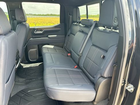 Used 2026 Chevrolet Silverado 1500 High Country AWD/4WD image 23