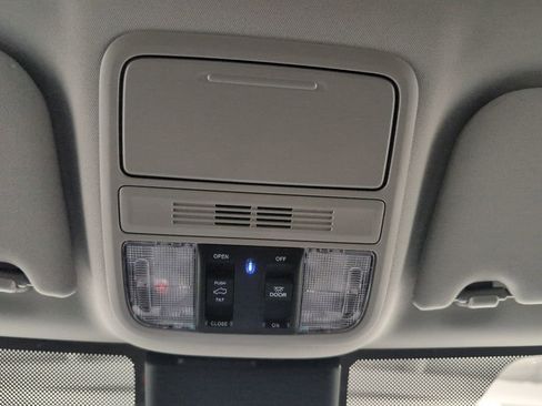New 2026 Honda Odyssey Touring image 17