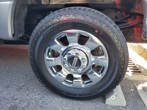 Used 2022 Ford F250 Lariat w/ Lariat Ultimate Package AWD/4WD image 3