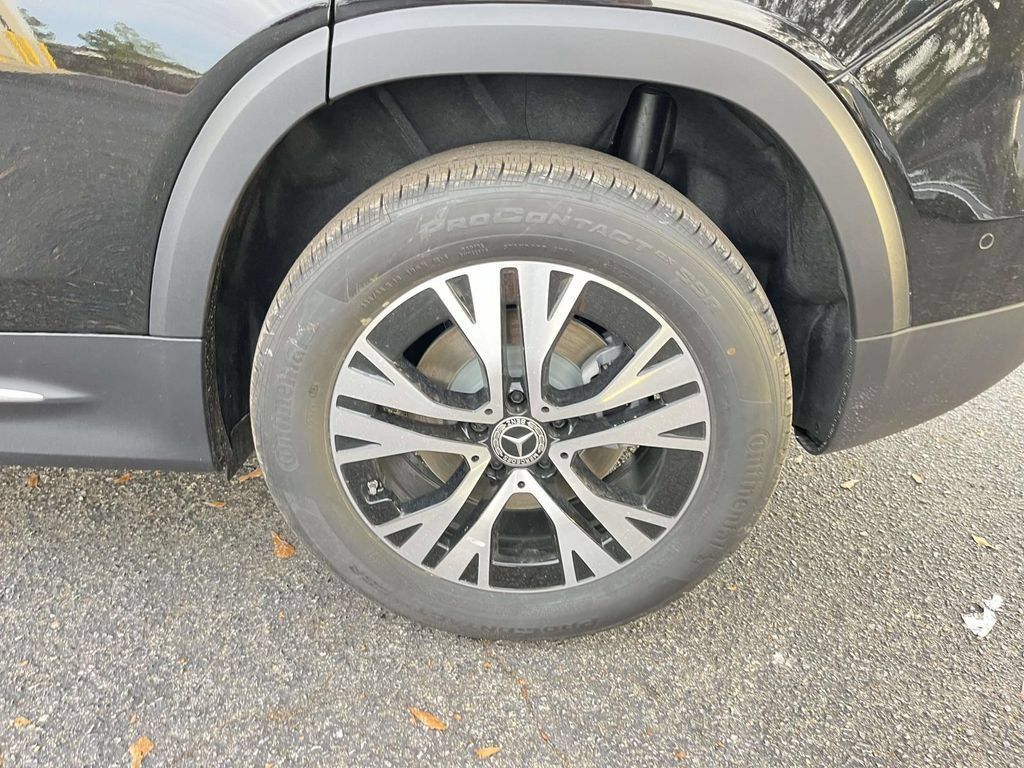Certified 2026 Mercedes-Benz GLB 250 4MATIC image 9