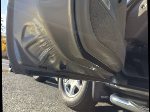 Used 2002 GMC Sierra 1500 Denali image 12