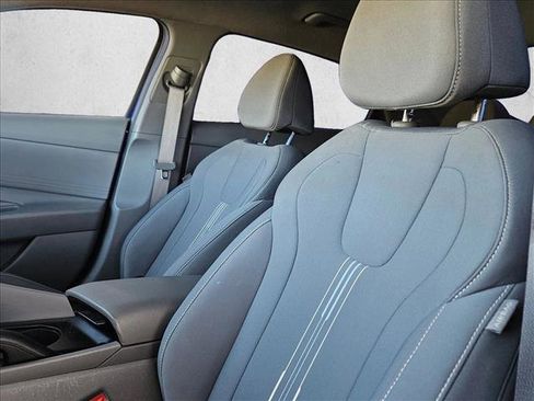 Used 2024 Hyundai Elantra SEL image 18
