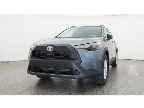 New 2026 Toyota Corolla Cross LE FWD image 32