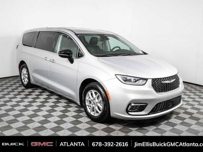 Used 2024 Chrysler Pacifica Touring-L