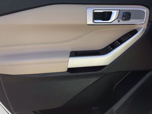 Certified 2022 Ford Explorer Limited w/ Equipment Group 301A image 22