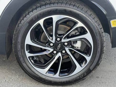 Used 2022 Chevrolet Bolt EUV Premier w/ Sun & Sound Package image 15