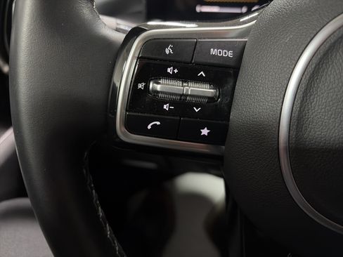 Used 2025 Kia Sorento S AWD/4WD image 5