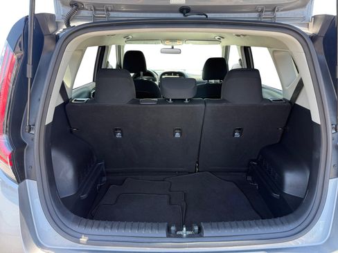 Used 2024 Kia Soul LX w/ Option Group 015 FWD image 17