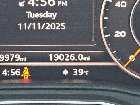 Used 2020 Audi Q5 2.0T Titanium Premium Plus image 39