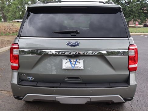 Used 2019 Ford Expedition XLT w/ Equipment Group 202A AWD/4WD image 6