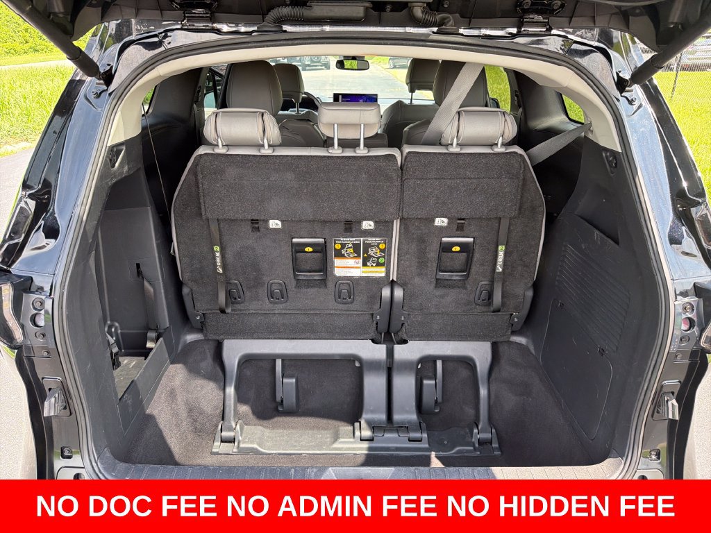 Used 2025 Toyota Sienna XLE FWD image 24