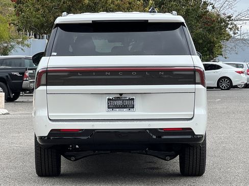 New 2025 Lincoln Navigator L Reserve w/ Jet Appearance Package image 6