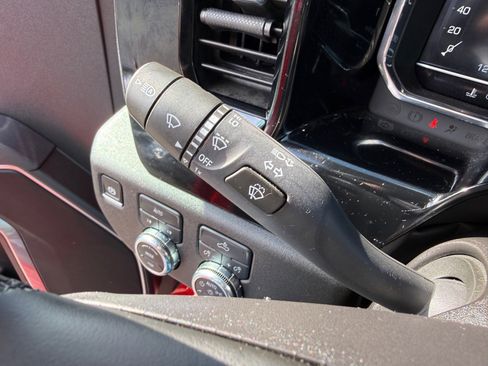 Used 2025 GMC Sierra 1500 Elevation image 32