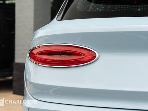 Used 2023 Bentley Bentayga Extended Wheelbase image 14