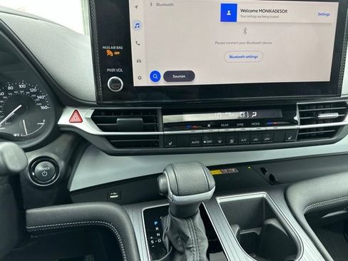 Certified 2025 Toyota Sienna XLE w/ XLE Plus Package AWD/4WD image 13