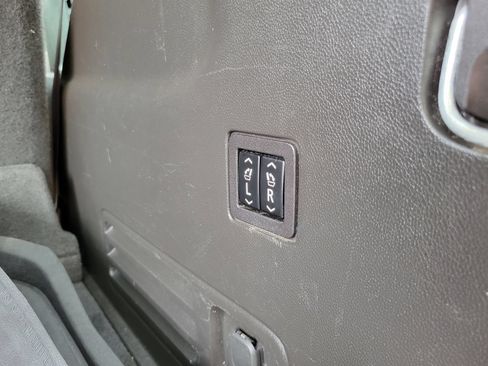 Used 2019 Chevrolet Traverse High Country w/ LPO, Floor Liner Package AWD/4WD image 32