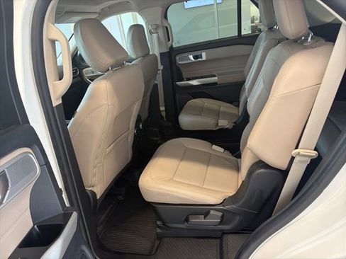 Used 2022 Ford Explorer Limited w/ Class IV Trailer Tow Package AWD/4WD image 17